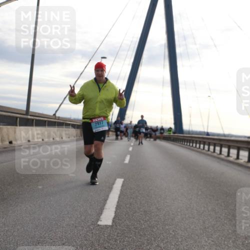 03.10.2024 - Köhlbrandbrückenlauf Jannik Wohlers http://msf.ph/oto/7288434 03.10.2024 09:33:38 Position 1 2977 meine-sportfotos.de