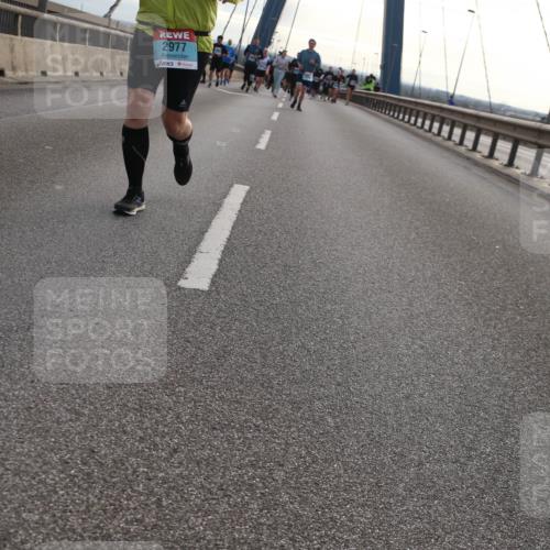 03.10.2024 - Köhlbrandbrückenlauf Jannik Wohlers http://msf.ph/oto/7288441 03.10.2024 09:33:38 Position 1 2977 meine-sportfotos.de