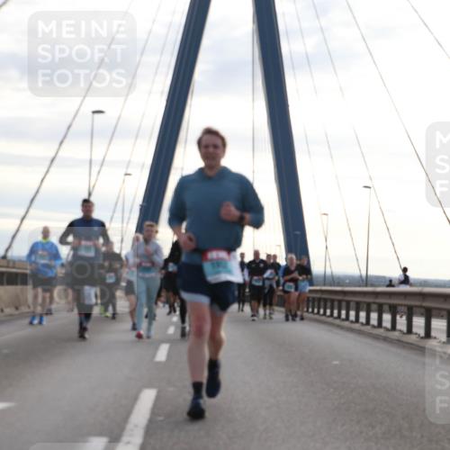 03.10.2024 - Köhlbrandbrückenlauf Jannik Wohlers http://msf.ph/oto/7288501 03.10.2024 09:33:47 Position 1  meine-sportfotos.de