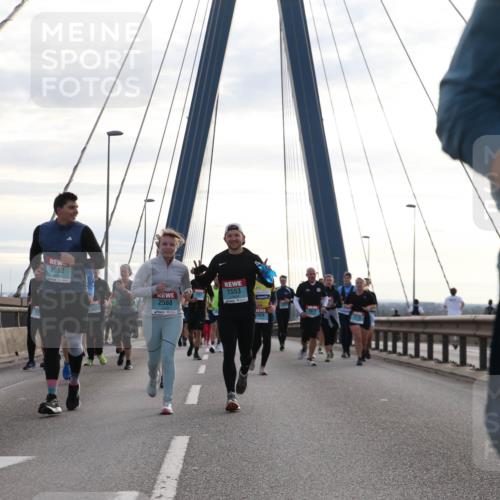 03.10.2024 - Köhlbrandbrückenlauf Jannik Wohlers http://msf.ph/oto/7288511 03.10.2024 09:33:49 Position 1 2692, 1553, 2588, 2824 meine-sportfotos.de