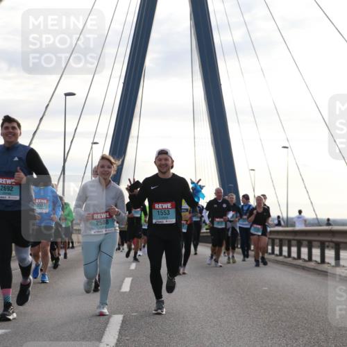 03.10.2024 - Köhlbrandbrückenlauf Jannik Wohlers http://msf.ph/oto/7288517 03.10.2024 09:33:50 Position 1 2692, 2587, 2588, 1553 meine-sportfotos.de