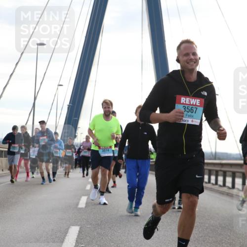 03.10.2024 - Köhlbrandbrückenlauf Jannik Wohlers http://msf.ph/oto/7289351 03.10.2024 09:33:56 Position 1 3022, 3035, 310, 3074, 3567, 2852 meine-sportfotos.de
