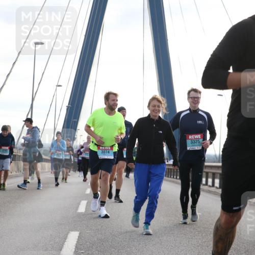03.10.2024 - Köhlbrandbrückenlauf Jannik Wohlers http://msf.ph/oto/7289379 03.10.2024 09:33:57 Position 1 3022, 3034, 3705, 3411, 3074, 3325, 67, 215 meine-sportfotos.de