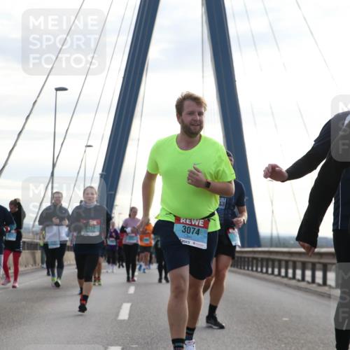 03.10.2024 - Köhlbrandbrückenlauf Jannik Wohlers http://msf.ph/oto/7289945 03.10.2024 09:33:59 Position 1 3705, 710, 3074 meine-sportfotos.de