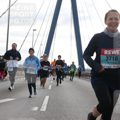 03.10.2024 - Köhlbrandbrückenlauf Jannik Wohlers http://msf.ph/oto/7290028 03.10.2024 09:34:03 Position 1 2909, 341, 3192, 3710 meine-sportfotos.de