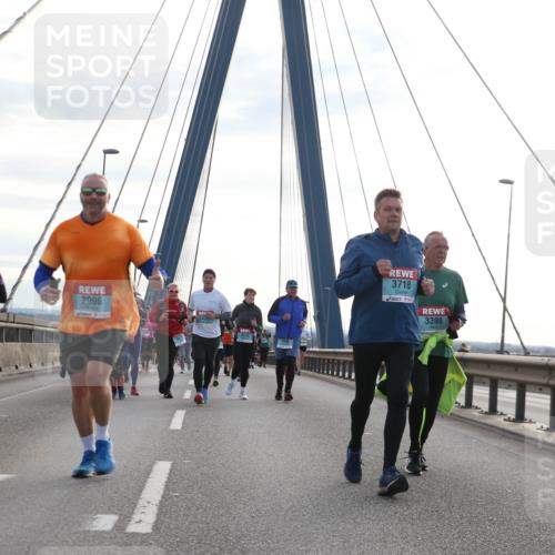 03.10.2024 - Köhlbrandbrückenlauf Jannik Wohlers http://msf.ph/oto/7291504 03.10.2024 09:34:09 Position 1 3065, 2996, 2430, 3718, 3398 meine-sportfotos.de