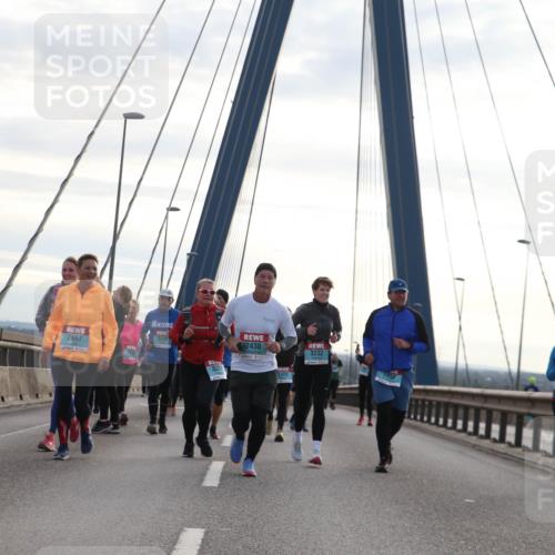 03.10.2024 - Köhlbrandbrückenlauf Jannik Wohlers http://msf.ph/oto/7292225 03.10.2024 09:34:10 Position 1 3291, 2657, 1832, 2430, 1426, 3232 meine-sportfotos.de