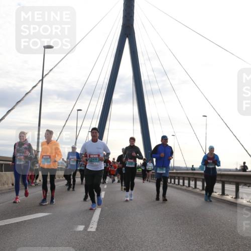 03.10.2024 - Köhlbrandbrückenlauf Jannik Wohlers http://msf.ph/oto/7292264 03.10.2024 09:34:12 Position 1 2430, 2657, 3232 meine-sportfotos.de