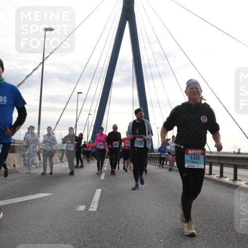 03.10.2024 - Köhlbrandbrückenlauf Jannik Wohlers http://msf.ph/oto/7294353 03.10.2024 09:34:16 Position 1 3716, 1426 meine-sportfotos.de