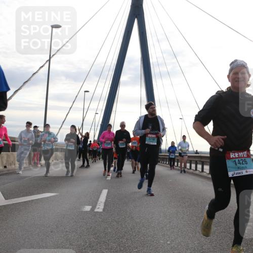 03.10.2024 - Köhlbrandbrückenlauf Jannik Wohlers http://msf.ph/oto/7294368 03.10.2024 09:34:17 Position 1 3171, 1832, 18161, 3716, 1426 meine-sportfotos.de