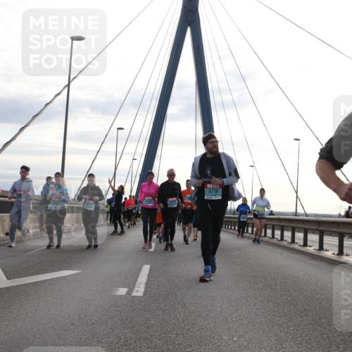 03.10.2024 - Köhlbrandbrückenlauf Jannik Wohlers http://msf.ph/oto/7294383 03.10.2024 09:34:17 Position 1 3171, 3170, 1817, 1816, 1910, 3716, 1426 meine-sportfotos.de