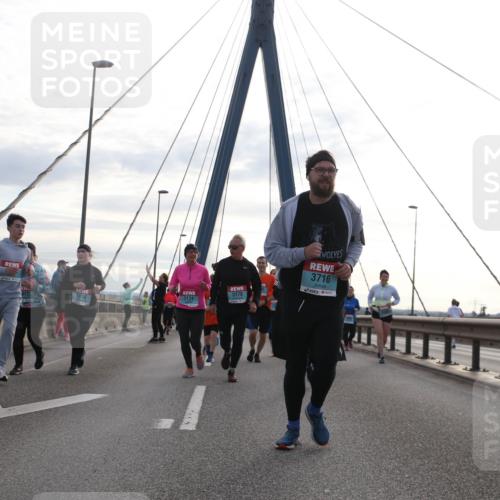 03.10.2024 - Köhlbrandbrückenlauf Jannik Wohlers http://msf.ph/oto/7294412 03.10.2024 09:34:18 Position 1 1832, 3170, 1816, 3171, 3716 meine-sportfotos.de