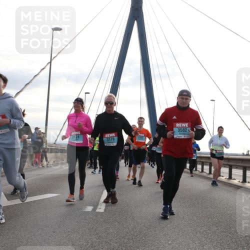 03.10.2024 - Köhlbrandbrückenlauf Jannik Wohlers http://msf.ph/oto/7294459 03.10.2024 09:34:19 Position 1 1817, 3171, 3170, 3155, 1244, 3582 meine-sportfotos.de
