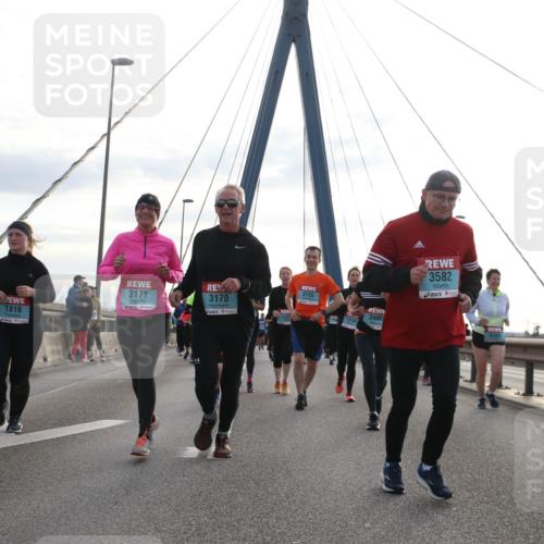 03.10.2024 - Köhlbrandbrückenlauf Jannik Wohlers http://msf.ph/oto/7294475 03.10.2024 09:34:20 Position 1 3583, 1816, 3171, 3170, 3155, 3582, 3495, 1244, 3189 meine-sportfotos.de
