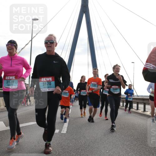 03.10.2024 - Köhlbrandbrückenlauf Jannik Wohlers http://msf.ph/oto/7294509 03.10.2024 09:34:20 Position 1 1816, 3171, 3, 3170, 1267, 3247, 3582, 3155, 3495, 1244 meine-sportfotos.de
