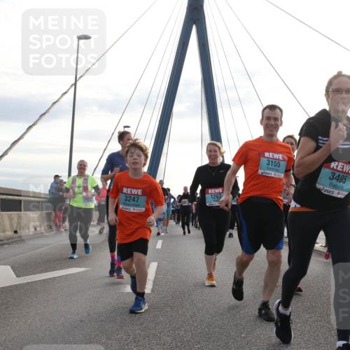 03.10.2024 - Köhlbrandbrückenlauf Jannik Wohlers http://msf.ph/oto/7294573 03.10.2024 09:34:22 Position 1 3247, 1267, 3155, 3495 meine-sportfotos.de