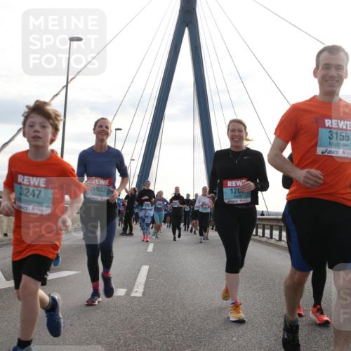 03.10.2024 - Köhlbrandbrückenlauf Jannik Wohlers http://msf.ph/oto/7294599 03.10.2024 09:34:22 Position 1 3247, 002, 126, 3155, 2204 meine-sportfotos.de