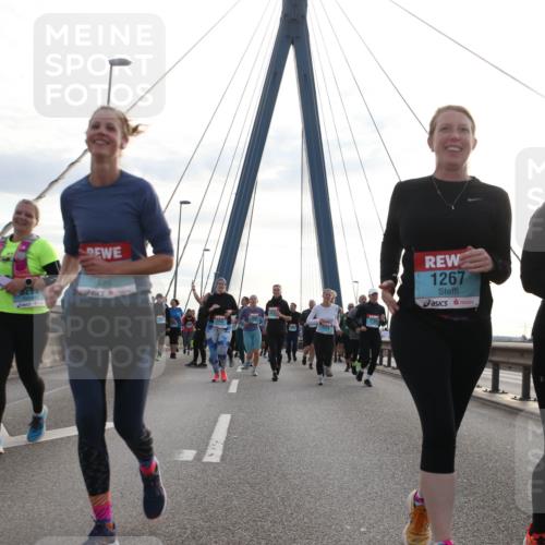 03.10.2024 - Köhlbrandbrückenlauf Jannik Wohlers http://msf.ph/oto/7294630 03.10.2024 09:34:23 Position 1 3290, 1267, 1244, 2204 meine-sportfotos.de