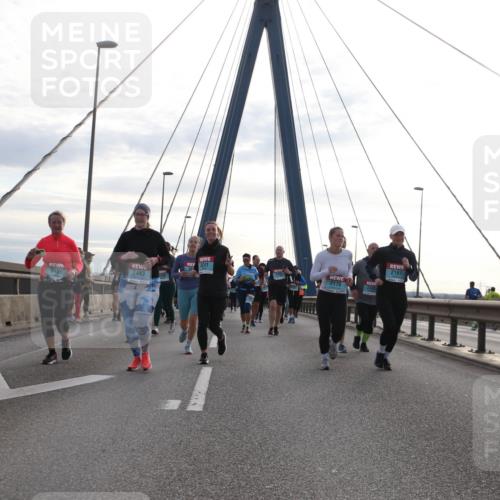 03.10.2024 - Köhlbrandbrückenlauf Jannik Wohlers http://msf.ph/oto/7295690 03.10.2024 09:34:25 Position 1 2161, 3241, 2176, 2443, 2335, 3498 meine-sportfotos.de