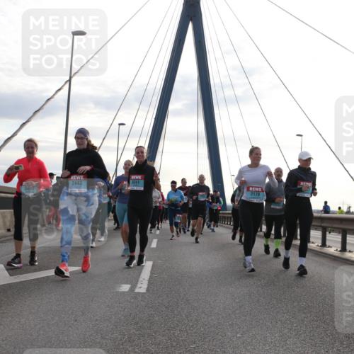 03.10.2024 - Köhlbrandbrückenlauf Jannik Wohlers http://msf.ph/oto/7295695 03.10.2024 09:34:26 Position 1 2443, 3498, 3241, 2176 meine-sportfotos.de