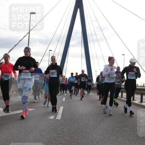 03.10.2024 - Köhlbrandbrückenlauf Jannik Wohlers http://msf.ph/oto/7295701 03.10.2024 09:34:26 Position 1 3498, 2443, 3241, 261, 2176, 2161 meine-sportfotos.de