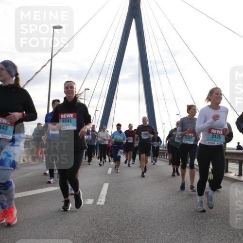 03.10.2024 - Köhlbrandbrückenlauf Jannik Wohlers http://msf.ph/oto/7295712 03.10.2024 09:34:27 Position 1 3498, 2443, 3241, 2257, 2176, 2161 meine-sportfotos.de