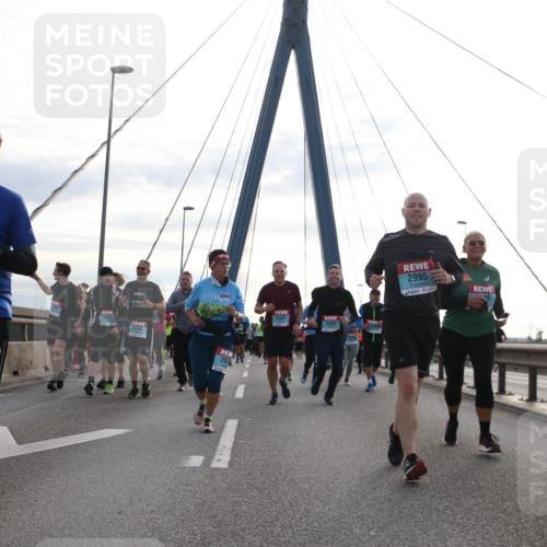 03.10.2024 - Köhlbrandbrückenlauf Jannik Wohlers http://msf.ph/oto/7295792 03.10.2024 09:34:29 Position 1 261, 3407, 3439, 2444, 267, 2995 meine-sportfotos.de