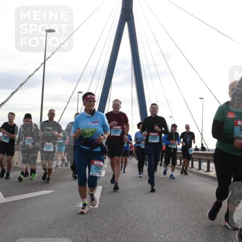 03.10.2024 - Köhlbrandbrückenlauf Jannik Wohlers http://msf.ph/oto/7295842 03.10.2024 09:34:30 Position 1 3407, 3439, 2181, 2442, 2444, 267, 299, 334 meine-sportfotos.de