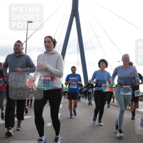 03.10.2024 - Köhlbrandbrückenlauf Jannik Wohlers http://msf.ph/oto/7295949 03.10.2024 09:34:33 Position 1 2444, 2986, 3012, 3078, 2955, 3419, 1588, 22 meine-sportfotos.de