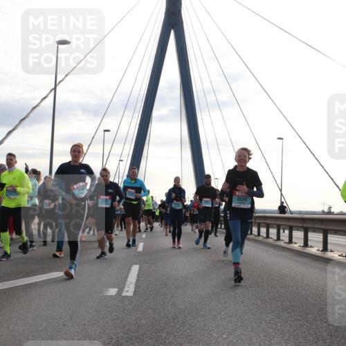 03.10.2024 - Köhlbrandbrückenlauf Jannik Wohlers http://msf.ph/oto/7296879 03.10.2024 09:34:35 Position 1 3324, 2344, 2500, 3550, 3087 meine-sportfotos.de