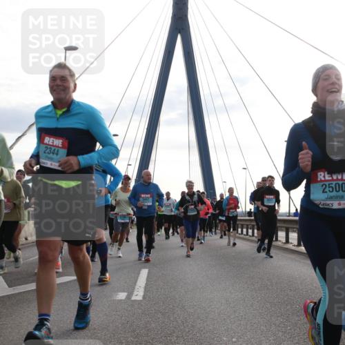 03.10.2024 - Köhlbrandbrückenlauf Jannik Wohlers http://msf.ph/oto/7297060 03.10.2024 09:34:39 Position 1 3211, 2342, 2344, 3031, 2500, 3090, 3447 meine-sportfotos.de