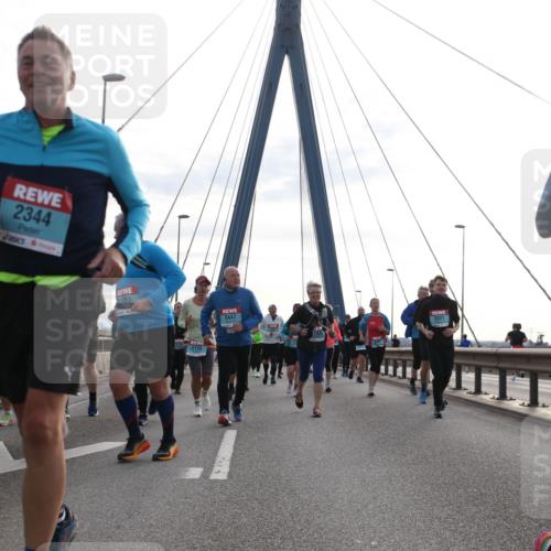 03.10.2024 - Köhlbrandbrückenlauf Jannik Wohlers http://msf.ph/oto/7297073 03.10.2024 09:34:39 Position 1 3035, 2344, 2900, 2136, 3447, 3031, 2 meine-sportfotos.de