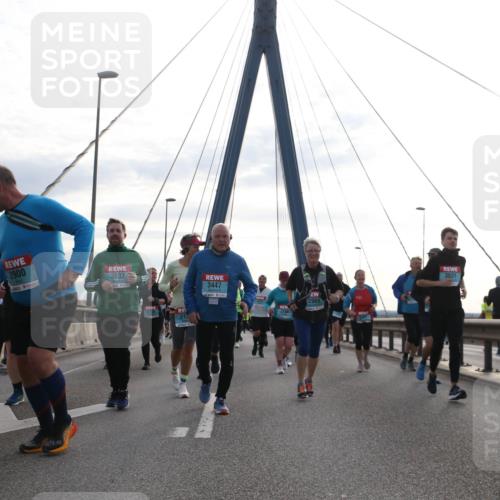 03.10.2024 - Köhlbrandbrückenlauf Jannik Wohlers http://msf.ph/oto/7297110 03.10.2024 09:34:40 Position 1 3034, 2900, 3632, 2129, 2729, 3447, 2168, 2969, 3031 meine-sportfotos.de