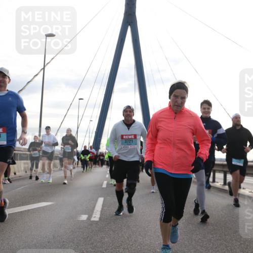 03.10.2024 - Köhlbrandbrückenlauf Jannik Wohlers http://msf.ph/oto/7297952 03.10.2024 09:34:44 Position 1 2711, 3721 meine-sportfotos.de