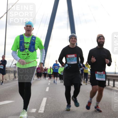 03.10.2024 - Köhlbrandbrückenlauf Jannik Wohlers http://msf.ph/oto/7298096 03.10.2024 09:34:48 Position 1 3518, 3257, 2954 meine-sportfotos.de