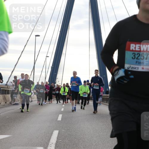 03.10.2024 - Köhlbrandbrückenlauf Jannik Wohlers http://msf.ph/oto/7298125 03.10.2024 09:34:49 Position 1 292, 4, 2778, 3257 meine-sportfotos.de