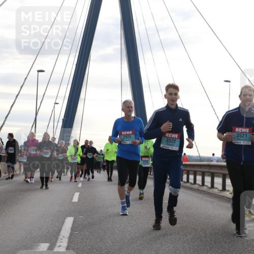 03.10.2024 - Köhlbrandbrückenlauf Jannik Wohlers http://msf.ph/oto/7298234 03.10.2024 09:34:52 Position 1 1949, 2378, 2781, 2925, 2778, 3522, 3521 meine-sportfotos.de