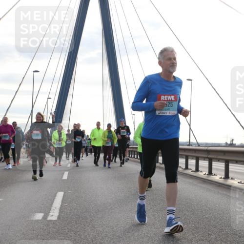 03.10.2024 - Köhlbrandbrückenlauf Jannik Wohlers http://msf.ph/oto/7298326 03.10.2024 09:34:54 Position 1 3379, 2781, 25 meine-sportfotos.de