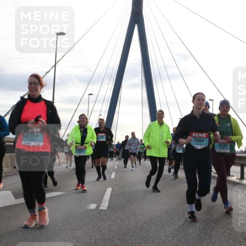 03.10.2024 - Köhlbrandbrückenlauf Jannik Wohlers http://msf.ph/oto/7298525 03.10.2024 09:34:59 Position 1 2256, 2525, 2589, 2113, 2884, 3230 meine-sportfotos.de