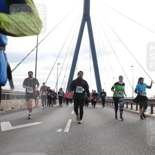 03.10.2024 - Köhlbrandbrückenlauf Jannik Wohlers http://msf.ph/oto/7300559 03.10.2024 09:35:06 Position 1  meine-sportfotos.de