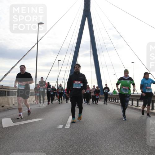 03.10.2024 - Köhlbrandbrückenlauf Jannik Wohlers http://msf.ph/oto/7300568 03.10.2024 09:35:06 Position 1 2183, 3380, 3089 meine-sportfotos.de