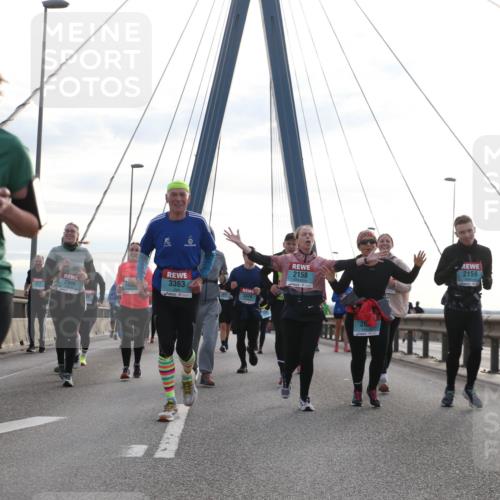 03.10.2024 - Köhlbrandbrückenlauf Jannik Wohlers http://msf.ph/oto/7300648 03.10.2024 09:35:11 Position 1 2950, 2590, 3363, 3328, 2158, 26, 2159 meine-sportfotos.de