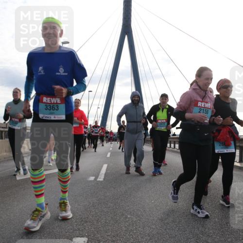 03.10.2024 - Köhlbrandbrückenlauf Jannik Wohlers http://msf.ph/oto/7300728 03.10.2024 09:35:13 Position 1 2623, 2590, 3363, 3172, 2158, 266, 2159 meine-sportfotos.de