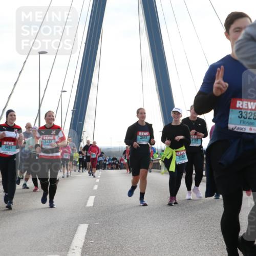 03.10.2024 - Köhlbrandbrückenlauf Jannik Wohlers http://msf.ph/oto/7300821 03.10.2024 09:35:14 Position 1 3427, 3432, 3657, 3191, 3328, 3201 meine-sportfotos.de