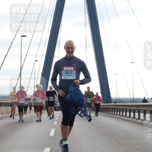 03.10.2024 - Köhlbrandbrückenlauf Jannik Wohlers http://msf.ph/oto/7300975 03.10.2024 09:35:19 Position 1 240, 2016, 3412 meine-sportfotos.de