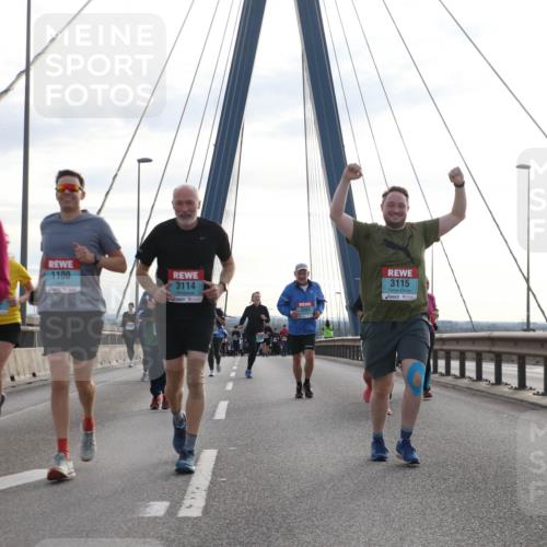 03.10.2024 - Köhlbrandbrückenlauf Jannik Wohlers http://msf.ph/oto/7301186 03.10.2024 09:35:25 Position 1 2516, 1100, 3114, 3115 meine-sportfotos.de