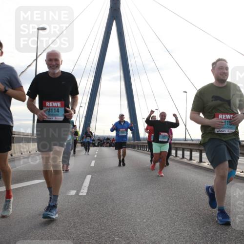 03.10.2024 - Köhlbrandbrückenlauf Jannik Wohlers http://msf.ph/oto/7301471 03.10.2024 09:35:27 Position 1 1100, 3114, 2957, 115 meine-sportfotos.de
