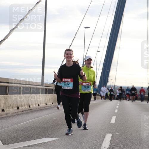 03.10.2024 - Köhlbrandbrückenlauf Jannik Wohlers http://msf.ph/oto/7301887 03.10.2024 09:35:31 Position 1 3252, 3533, 316 meine-sportfotos.de