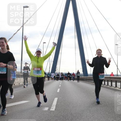 03.10.2024 - Köhlbrandbrückenlauf Jannik Wohlers http://msf.ph/oto/7301904 03.10.2024 09:35:32 Position 1 3252, 3533, 3162 meine-sportfotos.de