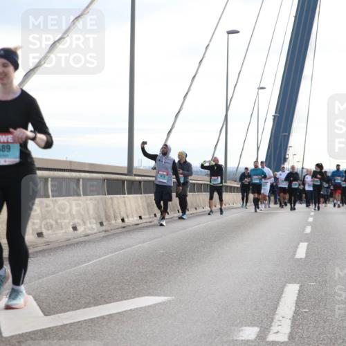 03.10.2024 - Köhlbrandbrückenlauf Jannik Wohlers http://msf.ph/oto/7301941 03.10.2024 09:35:36 Position 1 3489, 1410 meine-sportfotos.de